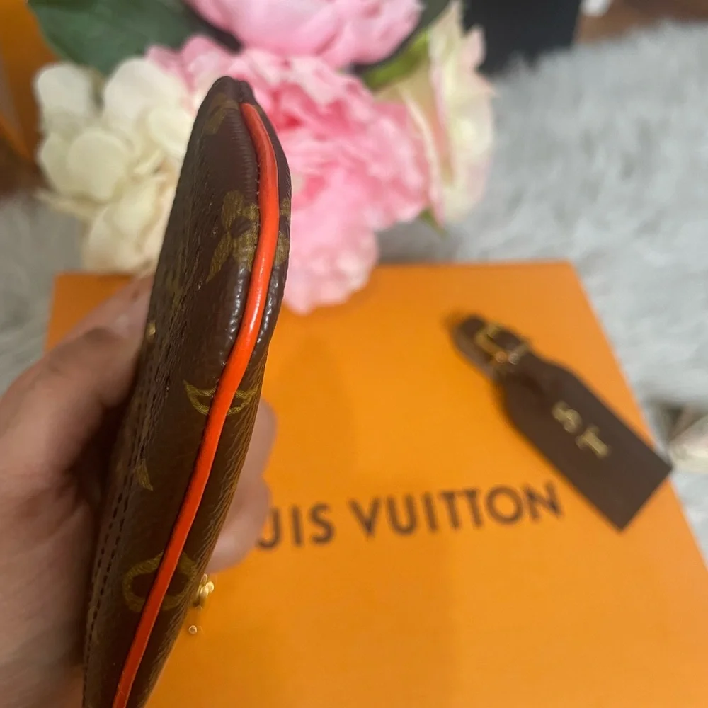 Limited Edition Authentic Louis Vuitton Perforated Key Close - Picture 12 of 15